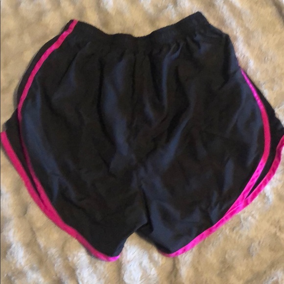 XS Nike dri-fit shorts - Picture 5 of 7